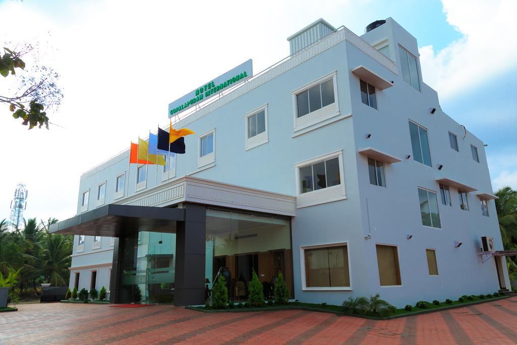 Hotel Gopalapuram International Pollāchi Exteriér fotografie