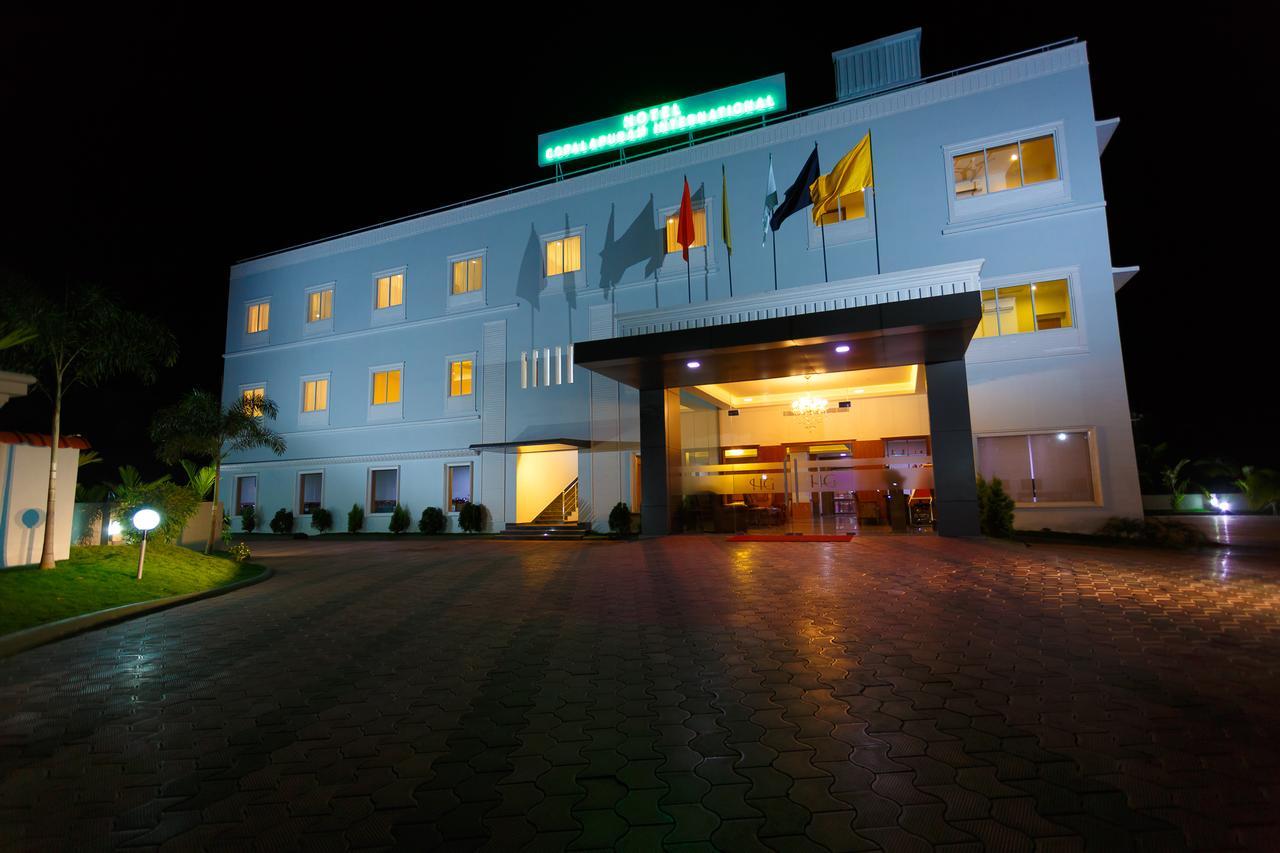 Hotel Gopalapuram International Pollāchi Exteriér fotografie